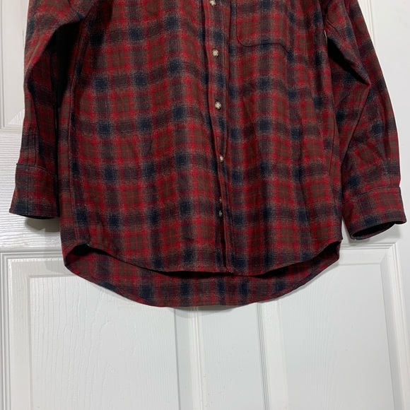 Pendleton Lodge 100% Virgin Wool Plaid Long Sleeve Button Down Size Medium - Picture 4 of 10